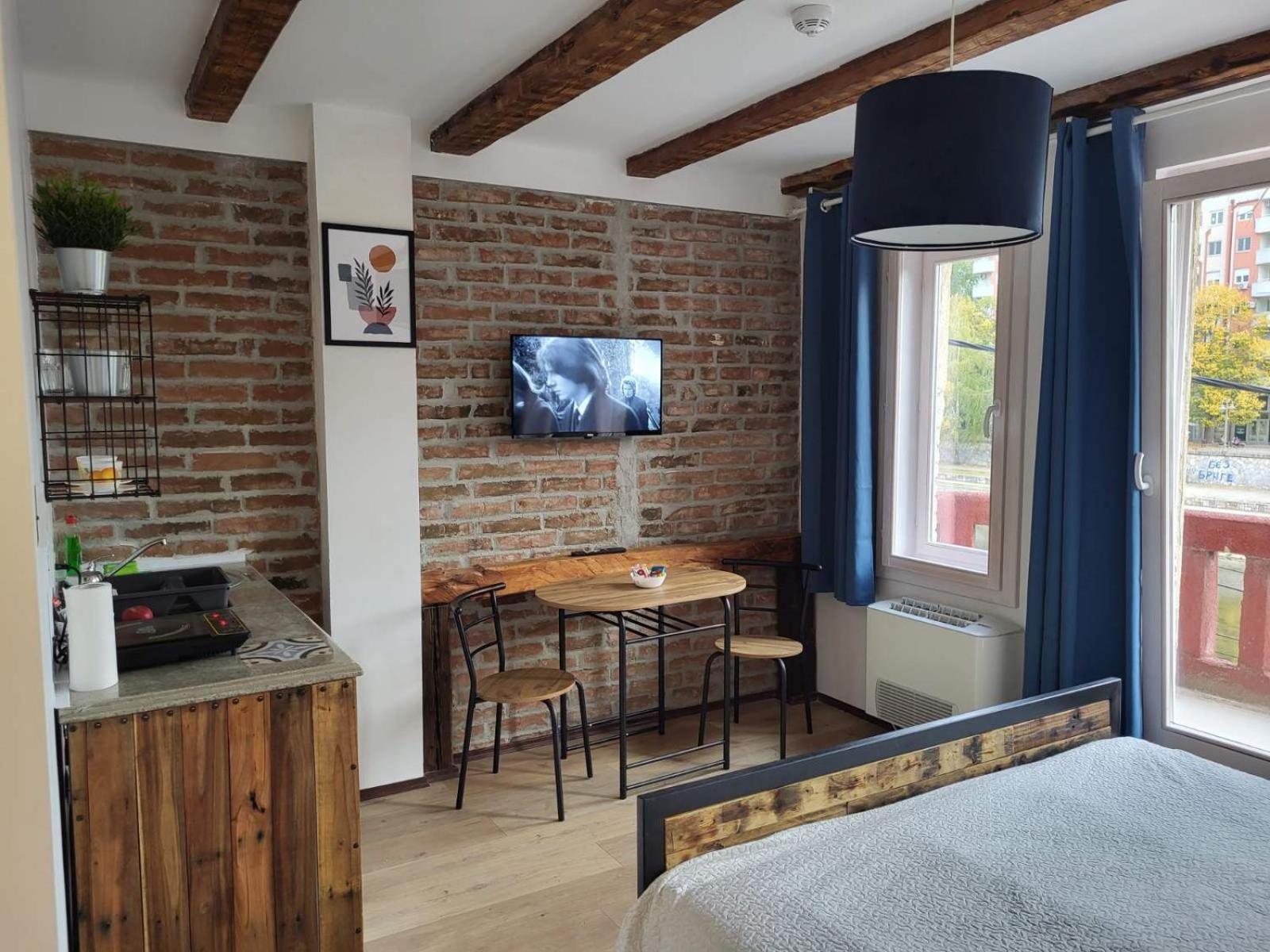 Apartment By The River Ni Extérieur photo