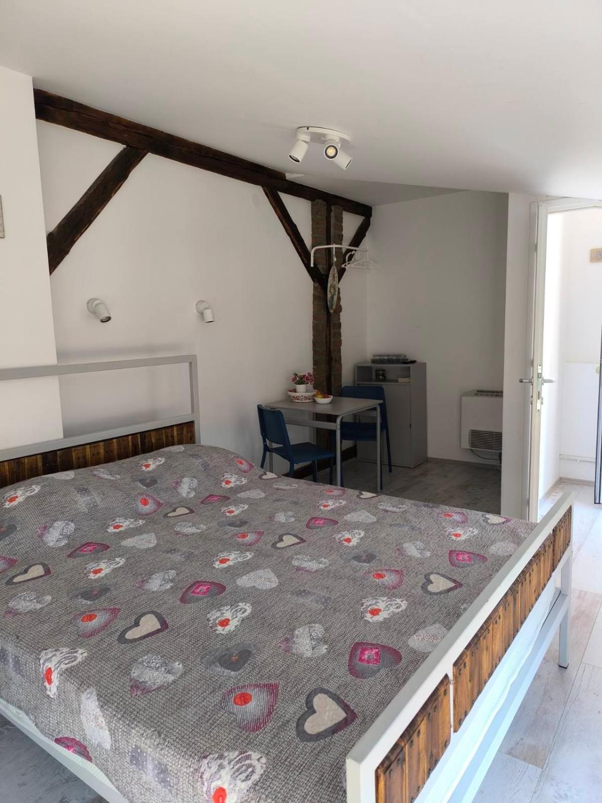 Apartment By The River Ni Extérieur photo
