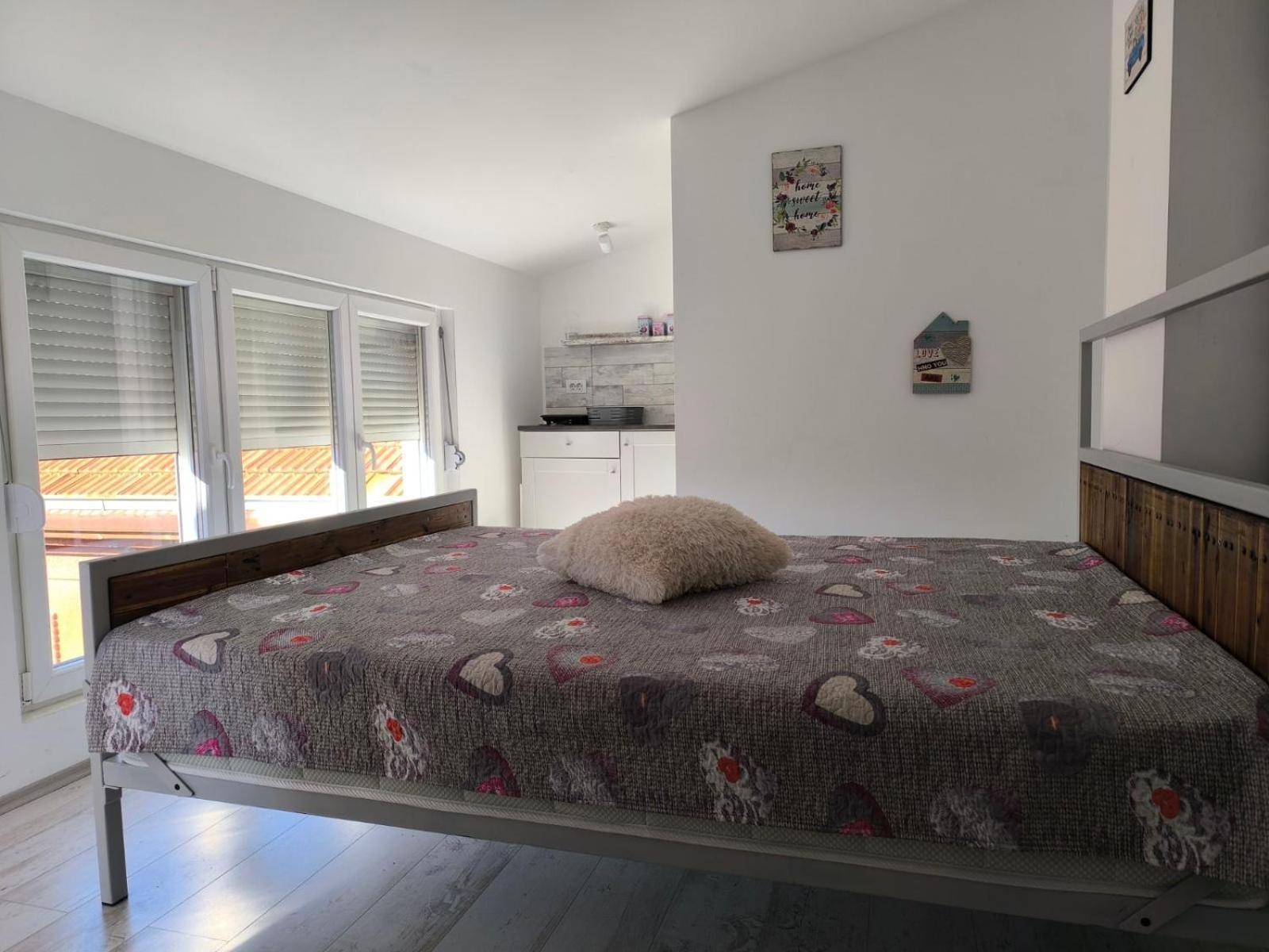 Apartment By The River Ni Extérieur photo